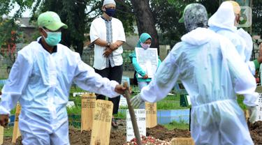 043793100 1608186158 20201217 kesedihan keluarga korban covid ARBAS 7