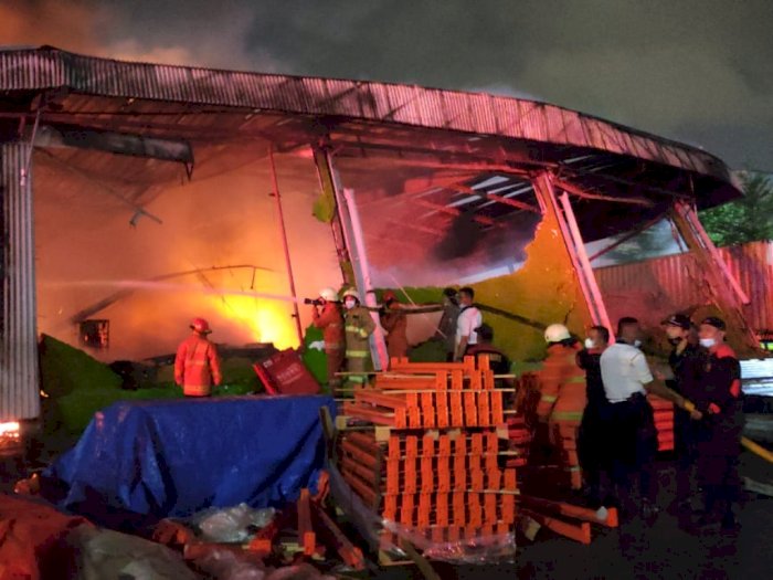 gudang shopee terbakar ini yang terjadi kepada paket paket pelanggan83 700