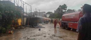 Kebakaran di Berbas Tengah, Kantor dan Mes Karyawan Ludes Dilahap Api Kebakaran kantor penyewaan alat berat di Bontang
