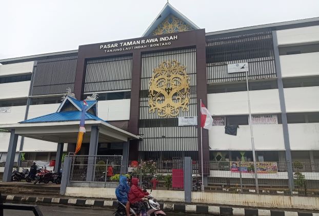 Pedagang ikan pasar tamrin keluhka air bersih