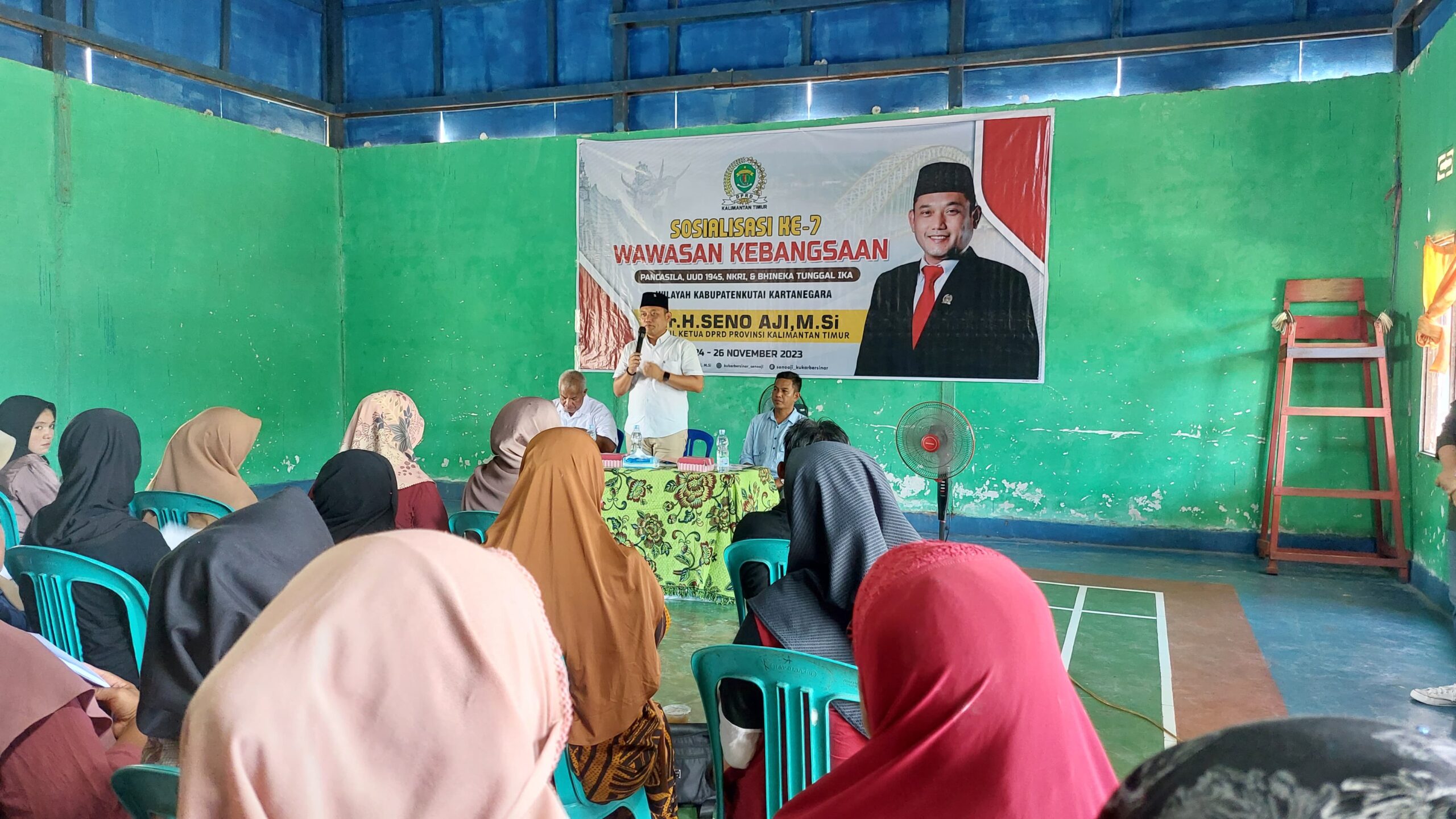 Wakil Ketua DPRD Kaltim, Seno Aji saat melaksanakan sosialisasi wawasan kebangsaan di Kelurahan Muara Jawa Pesisir, Kecamatan Muara Jawa. (Dok Bayu Santoso)