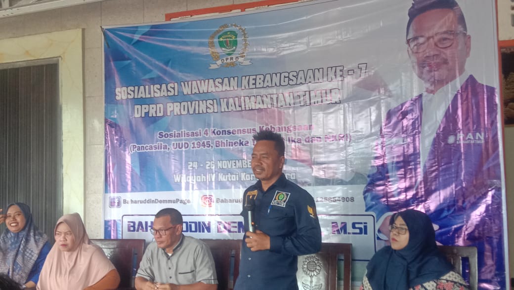 Ketua Komisi I anggota DPRD Kaltim, Bahruddin Demmu sosialisasi wawasan kebangsaan di Desa Muara Badak Ulu. (Dok Mujahidin Sapri)