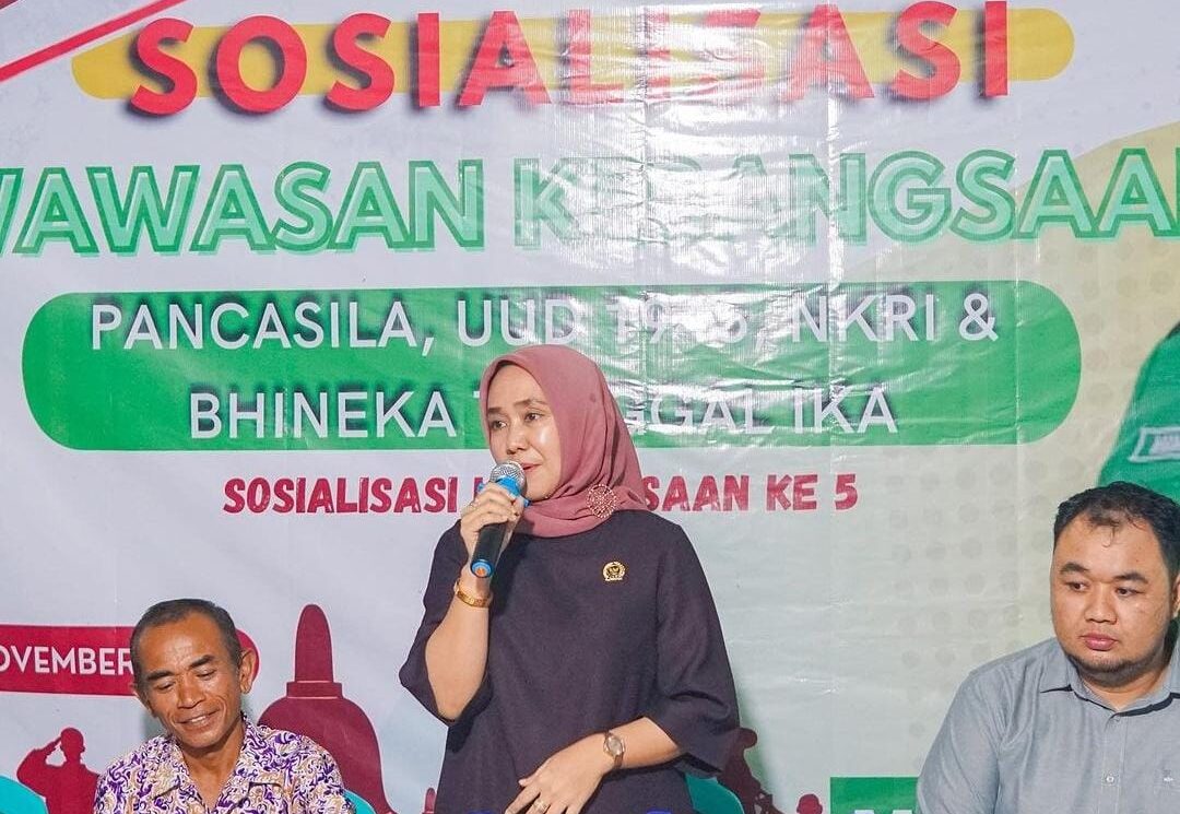 Anggota DPRD Kaltim, Mimi M Pane saat melakukan sosialisasi wawasan kebangsaan. (dok. pribadi)