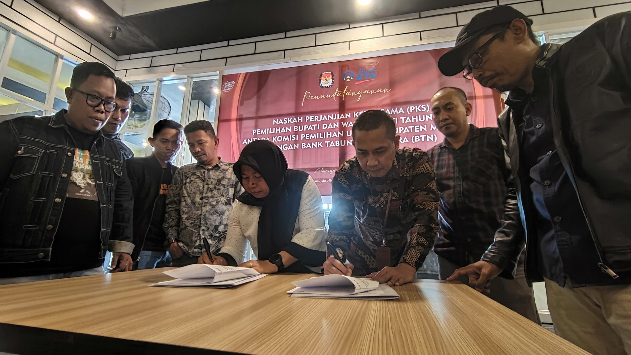 KPU Mamuju-Bank BTN Tandatangani Kerjasama Penampung Dana Pilkada 2024 ...