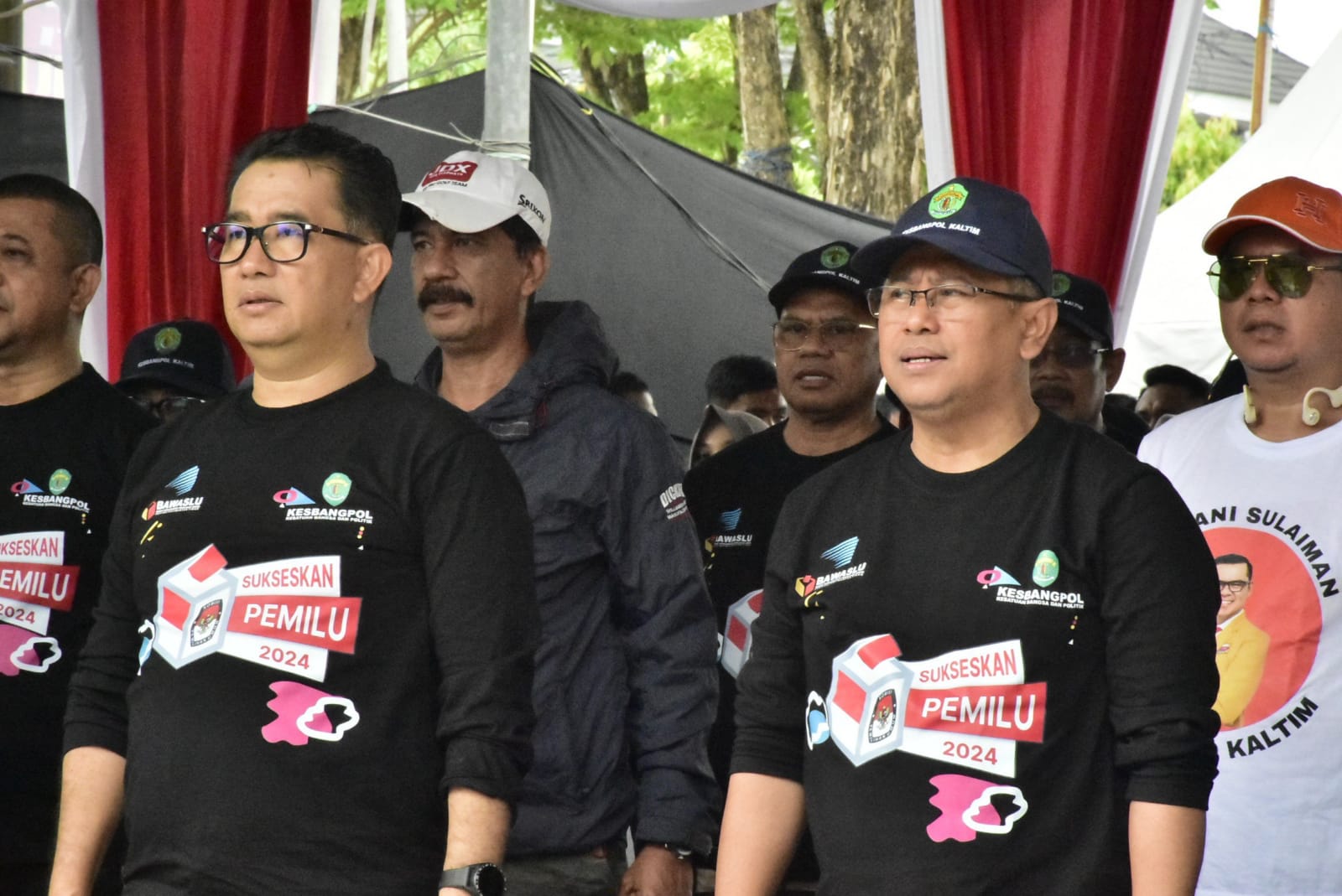 Wakil Ketua DPRD Kaltim, Sigit Wibowo bersama Pj. Gubernur Akmal Malik saat hadiri Jalan Santai sekaligus Deklarasi Damai Pemilu Serentak 2024. (dok. Ist)