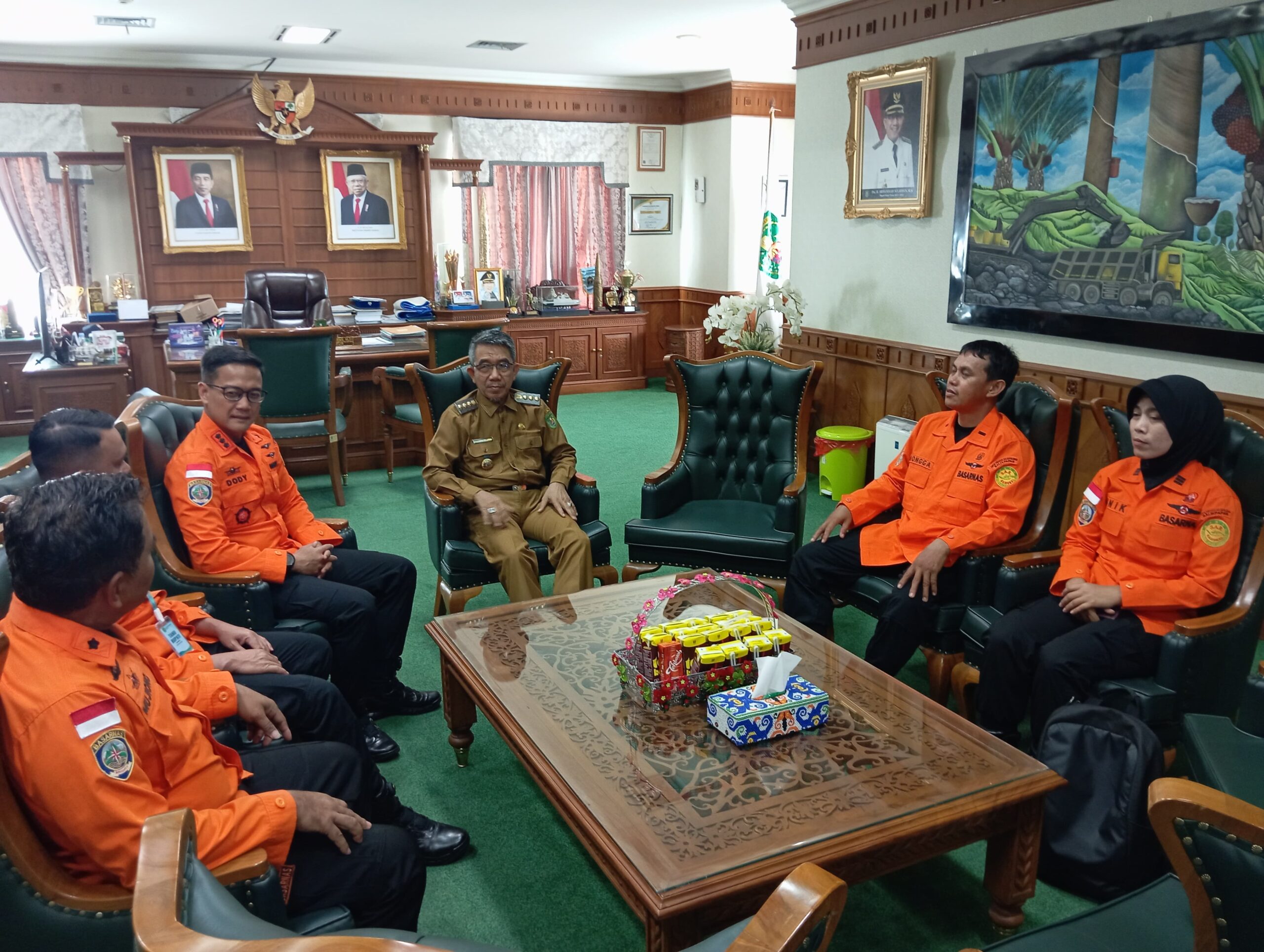 Pertemuan rombongan Basarnas Balikpapan dengan Bupati Kutim Ardiansyah Sulaiman. Foto: Wahyu/Pro Kutim