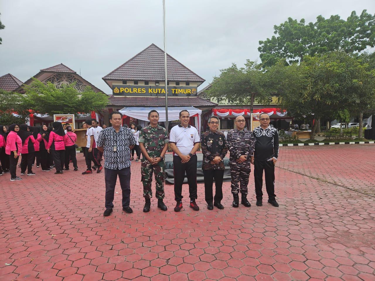 Momen kejutan di HUT Kapolres Kutim Ronni Bonic.