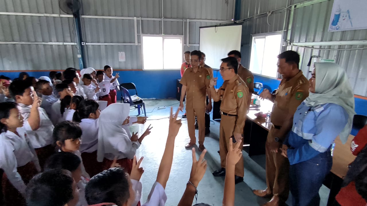 Meluncur Ke SD Desa Senyiur, Ardianysah Sampaikan Pentingnya Kesehatan Gigi