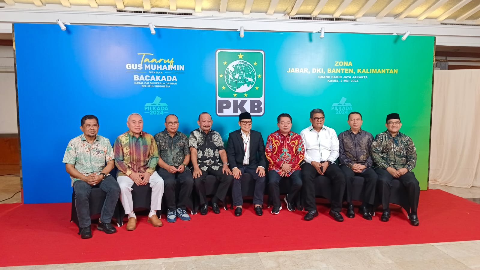 Foto bersama Ketua Umum DPP PKB, Muhaimin Iskandar dengan sejumlah pengurus PKB Kalimantan, Kamis (2/5/2024).