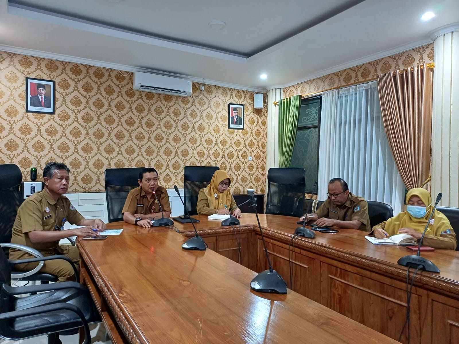 Dinas Penanaman Modal dan Pelayanan Terpadu Satu Pintu (DPMPTSP) Kota Bontang gelar rapat evaluasi program triwulan satu dan dua.
