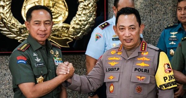 litbang kompas Hasil survei tersebut menunjukkan citra lembaga TNI dan Polri berada di urutan teratas