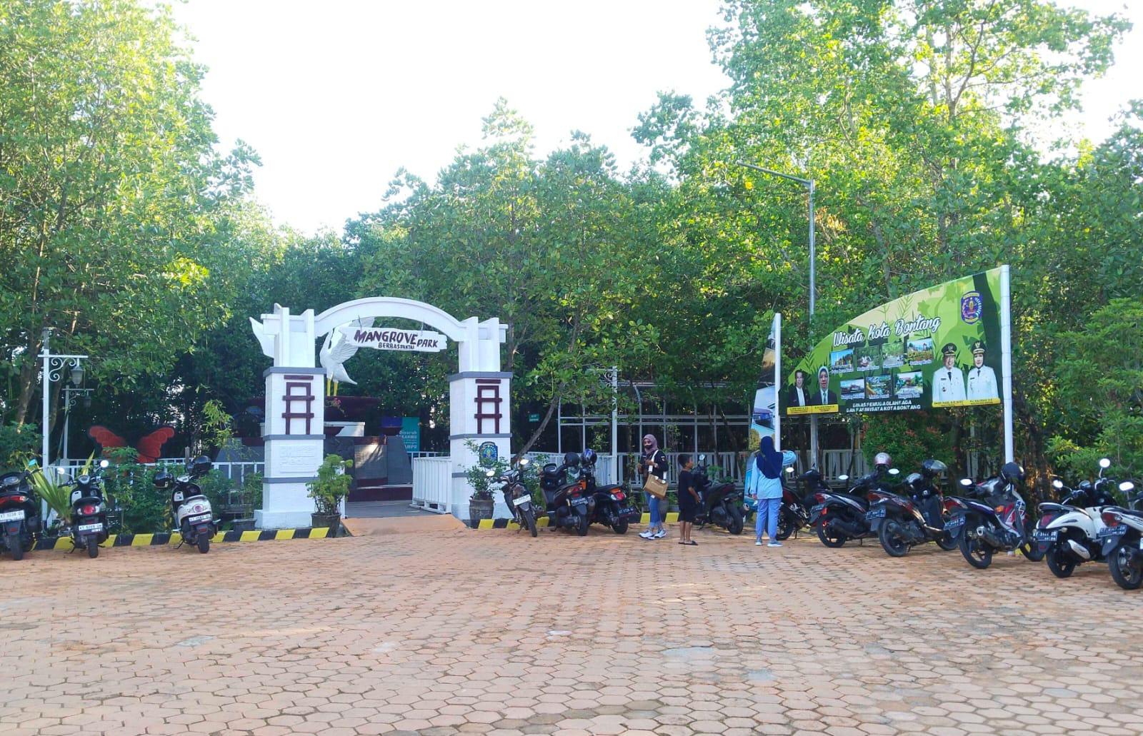 Wisata mangrove Berbas Pantai, salah satu tujuan wisata di Kota Bontang.