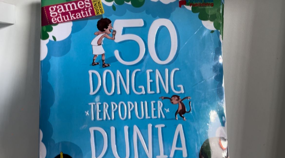 Salah satu buku konsumsi anak-anak di perpustakaan daerah Kota Bontang 