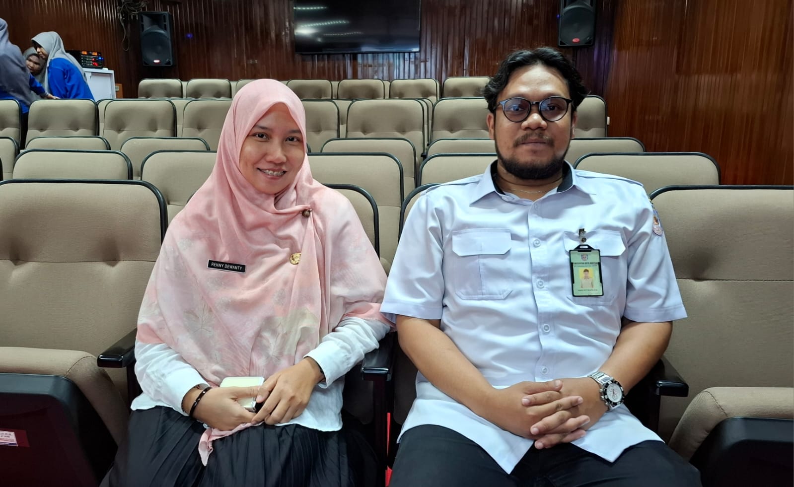 Penelaah Teknis Kebijakan Dinkes Renny Dewanti, bersama Pandu Rio Wijaya selaku JFT Nutrisionis Dinkes Bontang