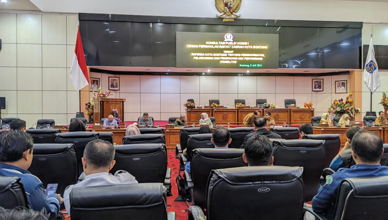 Komisi I Dewan Perwakilan Rakyat Daerah (DPRD) Kota Bontang mengadakan konsultasi publik mengenai Rancangan Peraturan Daerah (Raperda) tentang hak penyandang disabilitas