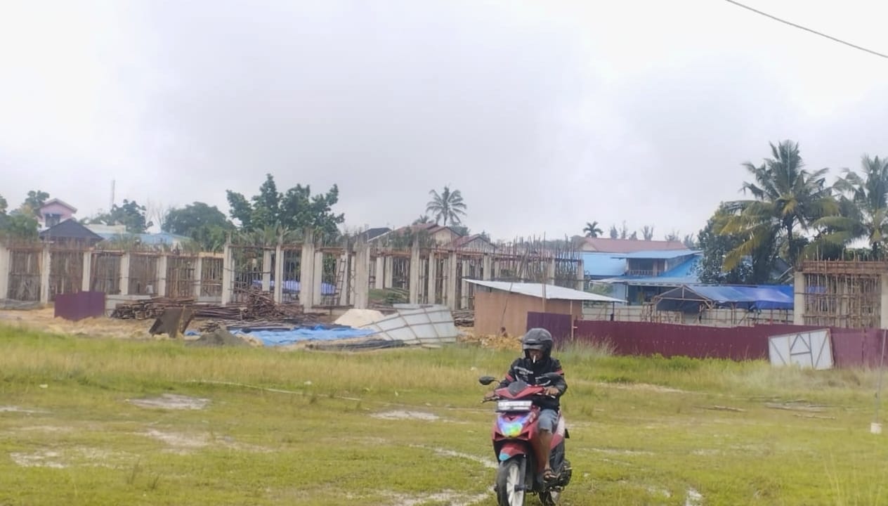 Lapangan Hop 1, lokasi pembanguan 4 gedung Pemkot Bontang. (YUB/Expresi.co)
