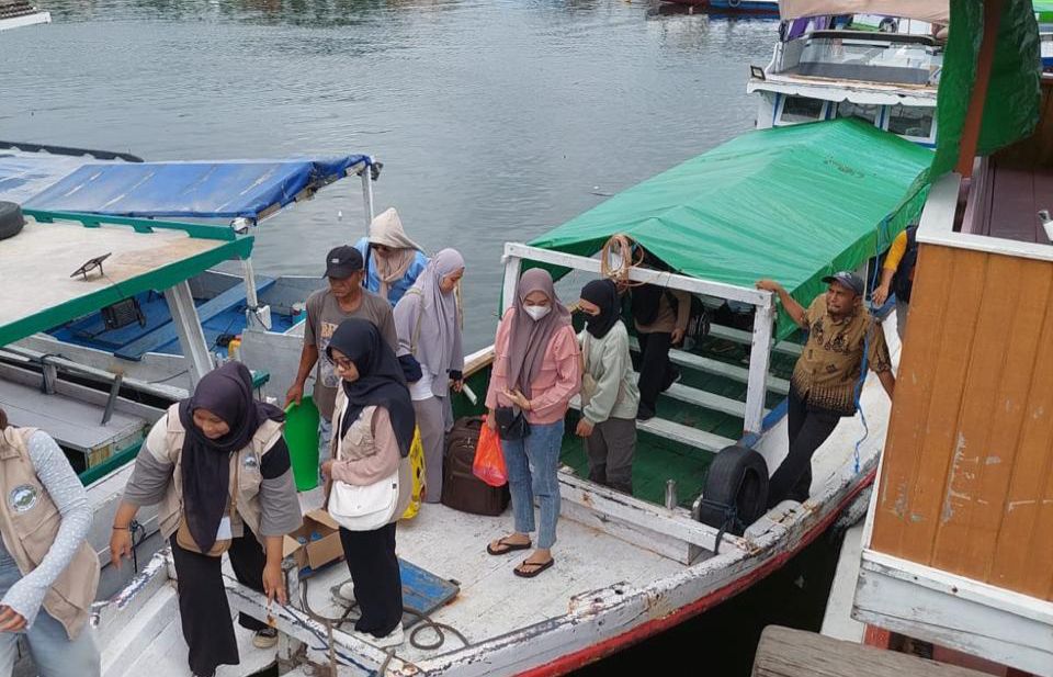 Kunjungan puskesmas Bonles ke wilayah pesisir (dok: expresi)