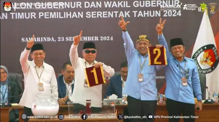 Kedua Paslon peserta Pilgub Kaltim saat pengambilan nomor urut. (Ist)