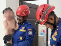 Anak Terjebak di Kamar Mandi, Warga Minta Bantuan Damkar
