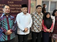 Ketua KPU Kaltim, Fahmi Idris Berfose bersama dengan Bakal Calon Wakil Gubernur Kaltim Seno aji di acara pemeriksaan kesehatan Bakal Calon Gubernur dan Wakil Gubernur Kaltim 2024. (Ist)Ketua KPU Kaltim, Fahmi Idris Berfose bersama dengan Bakal Calon Wakil Gubernur Kaltim Seno aji di acara pemeriksaan kesehatan Bakal Calon Gubernur dan Wakil Gubernur Kaltim 2024. (Ist)