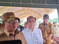 Atasi Banjir, Pj Gubernur Kaltim Pastikan Pembangunan Turap di Gunung Telihan Berlanjut
