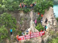 XR Bunga Terung di Hari Bumi 2025: Semua Tambang adalah Pembohong, Sama Bohongnya Kayak Pemerintah
