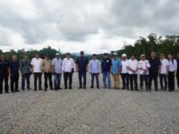 Wakil Ketua DPRD Kaltim, Ekti Imanuel bersama sejumlah anggota DPRD lainnya memantau Pembangunan Bandara Mahulu,