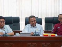 RDP terkait sengketa lahan antara Sutarno dan PT IBP, Senin (26/5). (Foto : Humas Sekretariat DPRD Kaltim)
