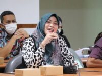 Wakil Ketua DPRD Kaltim, Yenni Eviliana