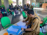 Pengukuran seragam siswa baru SMPN 2 Bontang tahun ajaran 2025