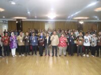 Foto bersama dalam kegiatan Bimtek yang diselenggarakan DPRD Kaltim. (Foto : Humas Sekretariat DPRD Kaltim)