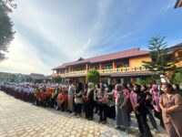 SDN 011 dan SDN 006 Bontang Selatan Tumbuhkan Semangat Kolaborasi Lewat Upacara Bersama
