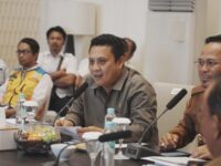 Gubernur Kaltim Sentil Pusat: IKN Jangan Dibangun Menjulang, Tapi Jalan Daerah Tetangga Rusak Parah