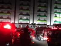 Situasi proses pemadaman kebakaran yang terjadi di Hotel Atlet milik Pemprov Kaltim, Rabu malam (18/6) (ist