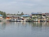Deretan kapal bersandar di dermaga Tanjung Laut, Kota Bontang. Dipotret pada Senin 6 Oktober 2025 (dok: Labib/expresi)