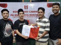 Bung Asbar (dua dari kanan) yang terpilih menjadi Ketua Persatuan Alumni GMNI Kota Bontang (dok: expresi)