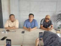 Konferensi pers Forum Masyarakat Peduli Bontang (FMPB) terkait pabrik Soda Ash, Kamis 30 Oktober 2025 (dok: Labib/expresi)