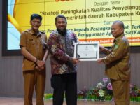 pemberian penghargaan kearsipan yang diselenggarakan oleh Dinas Perpustakaan dan Kearsipan (Dispusip). (dok : Ahm/expresi)