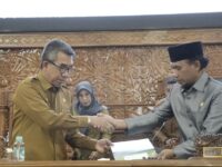 Bupati Ardiansyah Sulaiman dalam Rapat Paripurna ke-38 DPRD Kutim