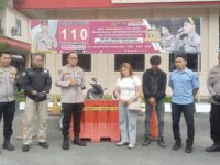 Polres Bontang bersama korban usai gelar konferensi pers, Selasa 11 November 2025 (dok: Labib/expresi)