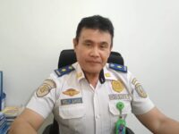 Kepala Seksi Angkutan Umum Dishub Bontang, Welly Sakius saat ditemui di kantornya, Rabu, 19 November 2025 (dok: Labib/expresi)