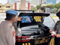 Polresta Balikpapan pasang stiker barcode (dok: expresi)