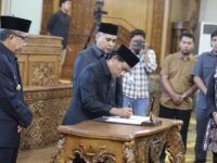 Pemkab bersama DPRD Kutim dalam rapat paripurna (dok: prokutim)
