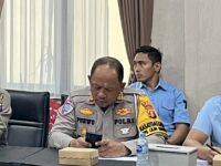Kepala Satlantas Polres Bontang AKP Purwo Asmadi saat Konferensi Pers, Selasa, 30 Desember 2025. (Dok: Labib/Expresi)