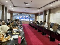 Suasana Rapat Dengar Pendapat (RDP) di kantor DPRD Bontang masalah distribusi BBM, Jumat, 4 November 2025 (dok: Labib/expresi)