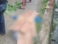 Korban penikaman di Samarinda, tergeletak usai ditusuk di kawasan Jalan Otto Iskandardinata, Senin 5 Januari 2026, siang (dok: istimewa)