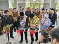 Sultan Kutai Kartanegara Ing Martadipura bersama Bupati Kukar resmikan penggunaan Paviliun Nuri dan Cancer Centre Murai di RSUD Aji Muhammad Parikesit, Tenggarong (Dok: Humas Pemkab Kukar)