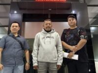 Buron (tengah) kasus korupsi Musala di Kukar saat dibawa oleh kejaksaan (dok: Kejagung)