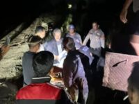 Evakusi mayat di Kecamatan Anggana, Kutai Kartanegara (dok: Polres Kukar)