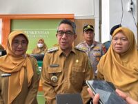 Bupati Kutim, Ardiansyah Sulaiman (tengah). (Dok:tio/expresi)